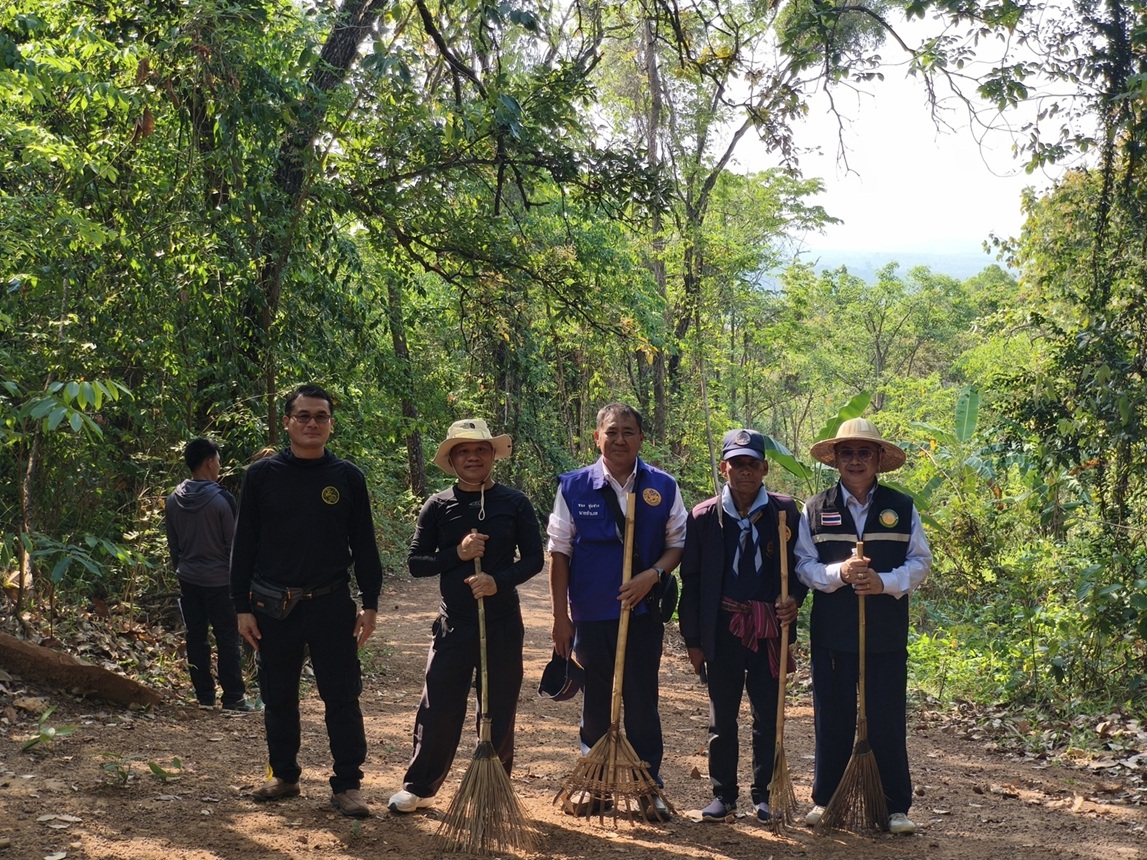 สพอ.สามชัย ร่วมจัดทำแนวกันไฟป่า